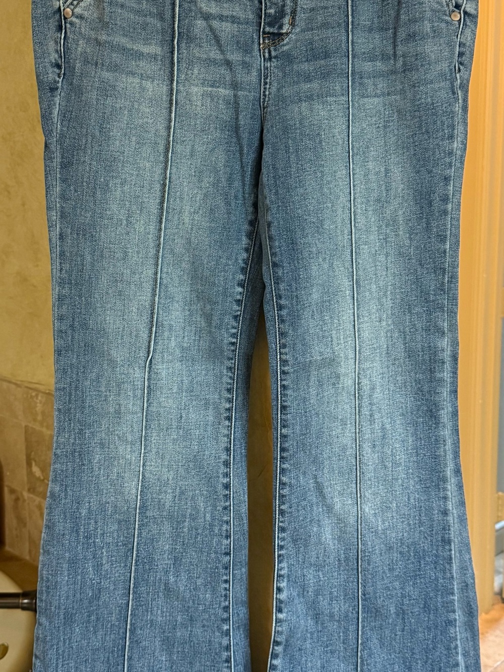 Judy Blue Medium Wash Front-Seam Flare Jeans